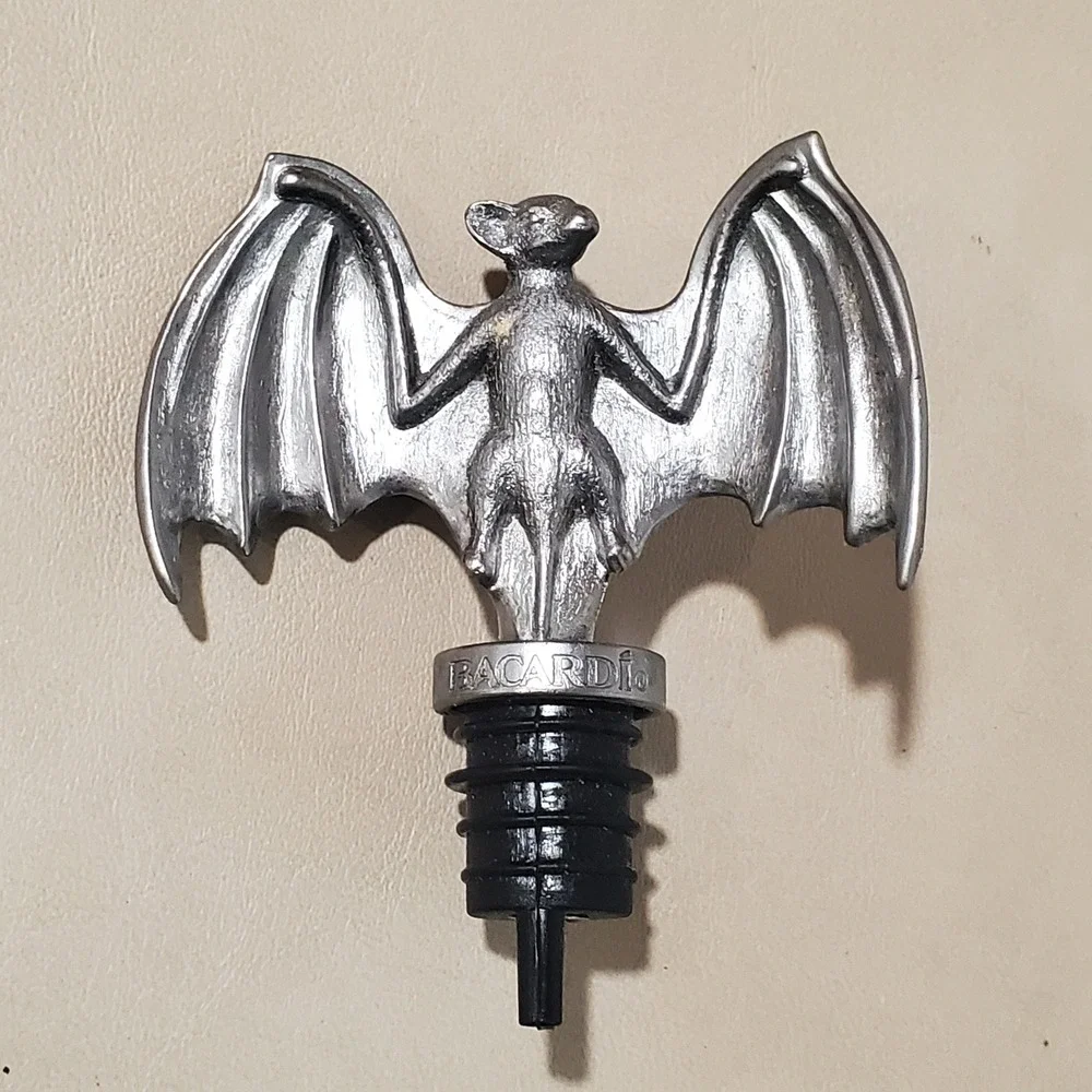Bacardi Rum Bat Logo Metal Bottle Pourer Spout Silver Pewter Style Barware